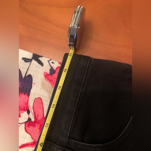 PRADA - Picture 7 of 9